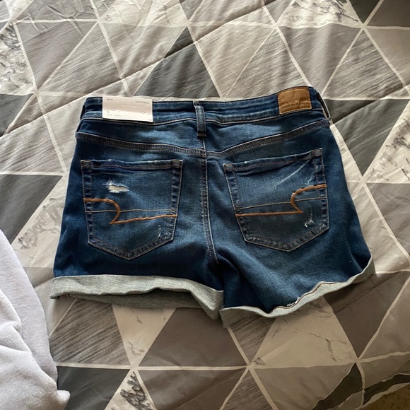 Women's jean shorts - Picture 2 of 4